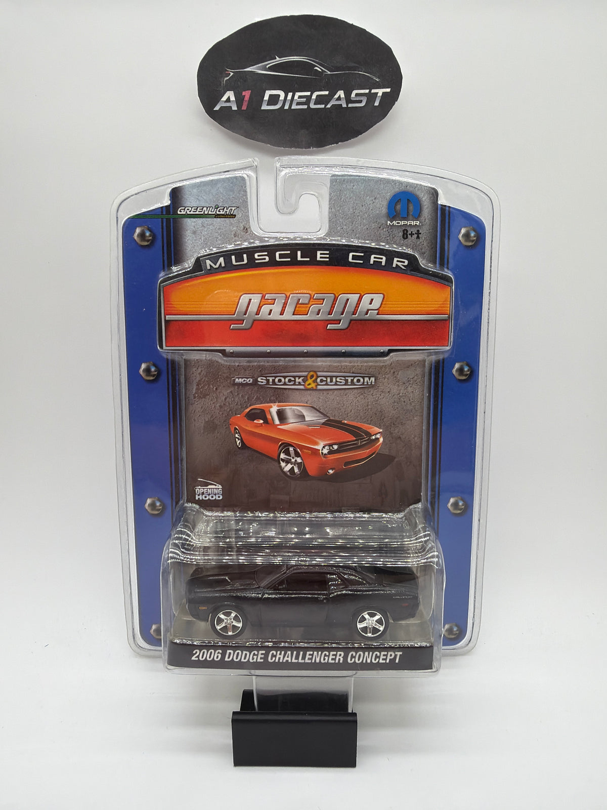 Greenlight Muscle Car Garage 2006 Dodge Challenger Concept