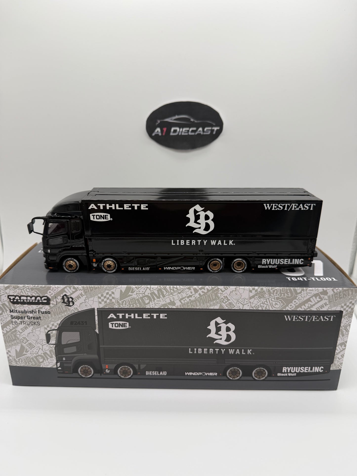 Tarmac Works Mitsubishi Fuso Super Great LB-Trucks