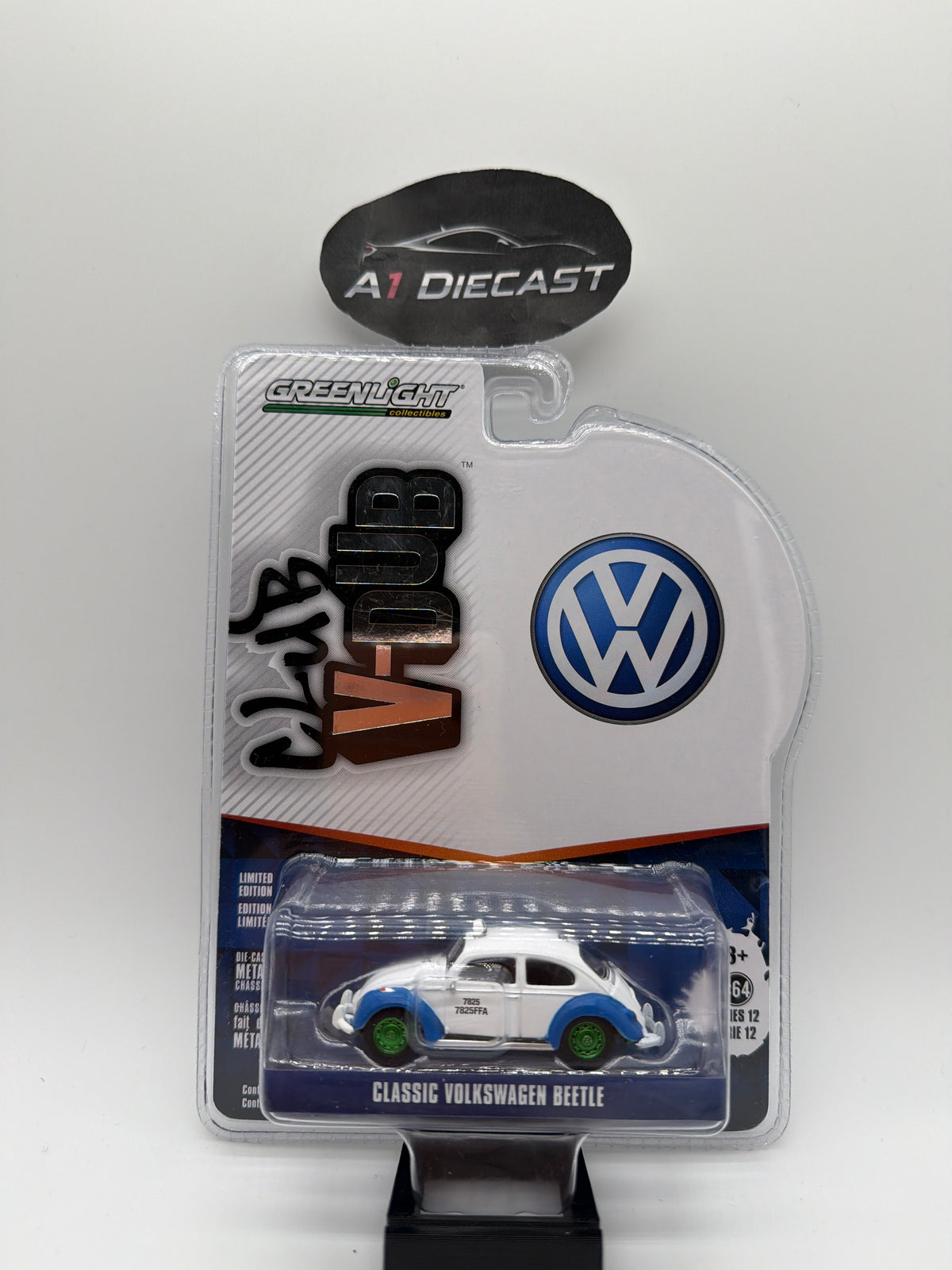 GreenLight V-Dub Club Classic Volkswagen Beetle Chase