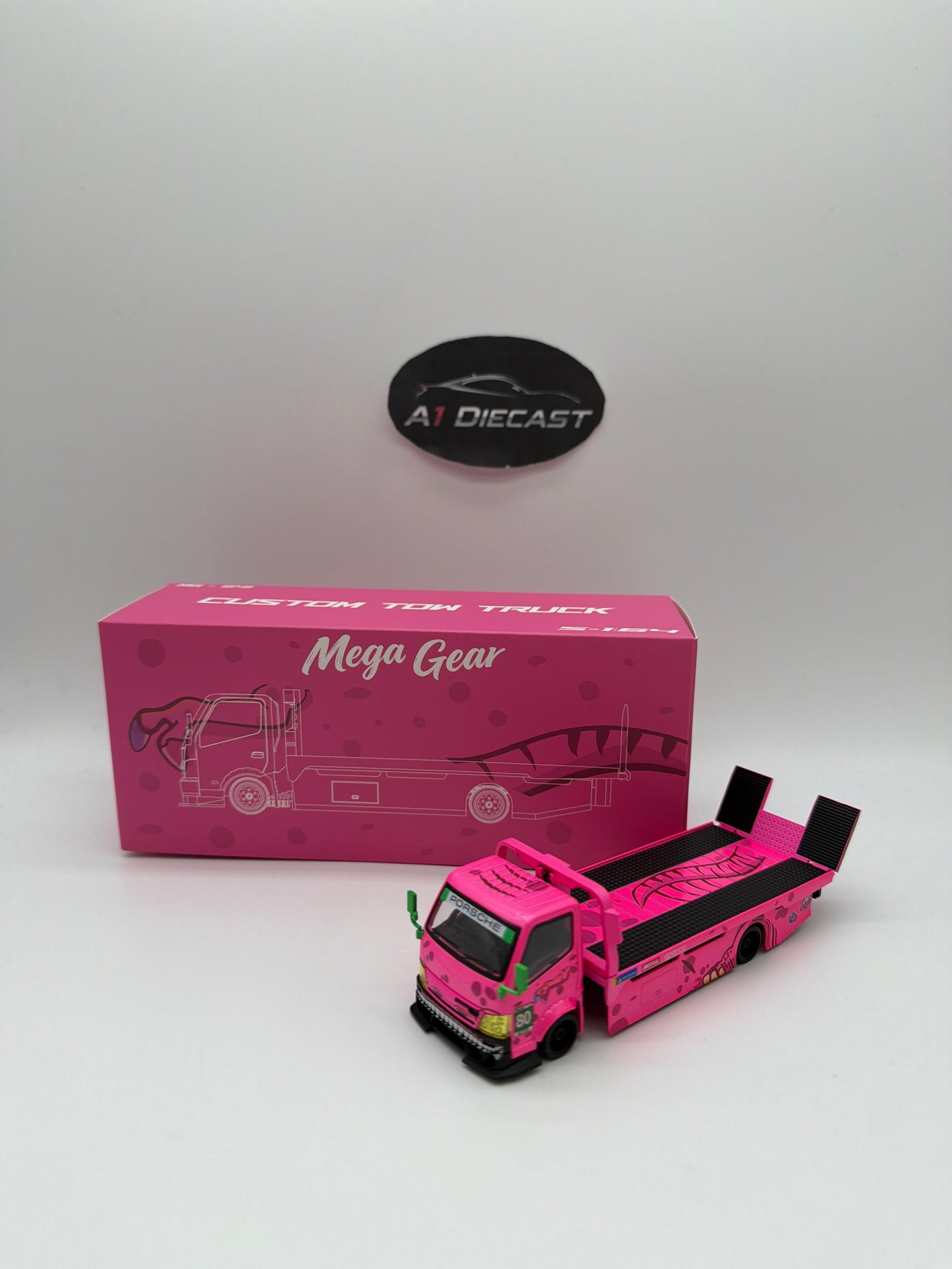 Mega Gear Custom Tow Truck Roxy