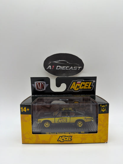 M2 Machines 1968 Plymouth Barracuda Hemi Super Stock Chase