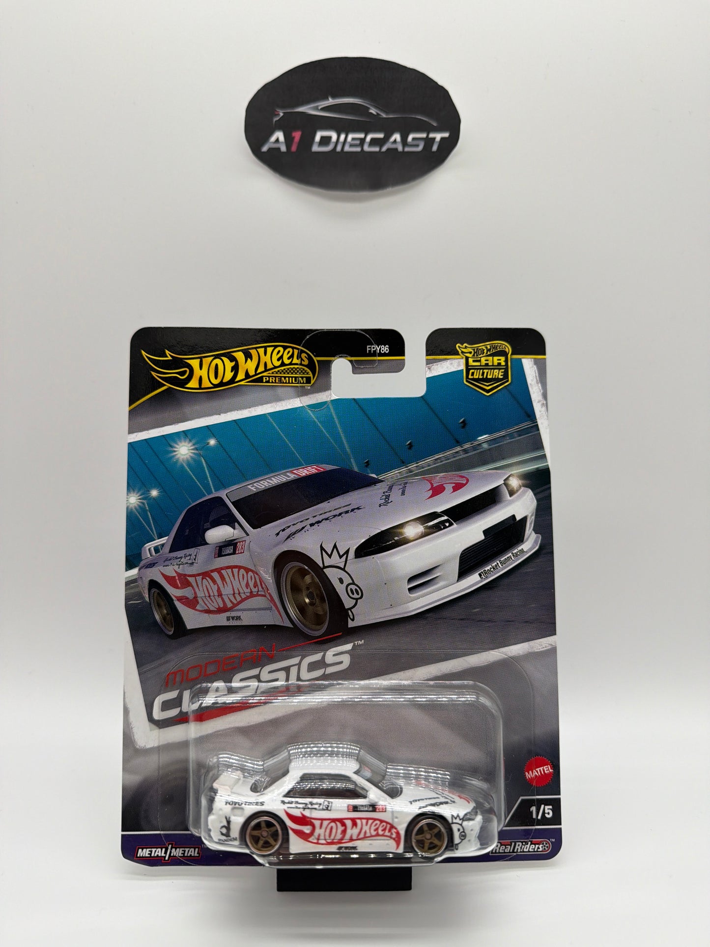 Hot Wheels Premium Car Culture Nissan Skyline GT-R (R32) Pandem