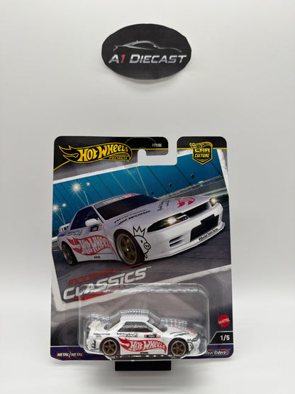 Hot Wheels Premium Car Culture Nissan Skyline GT-R (R32) Pandem
