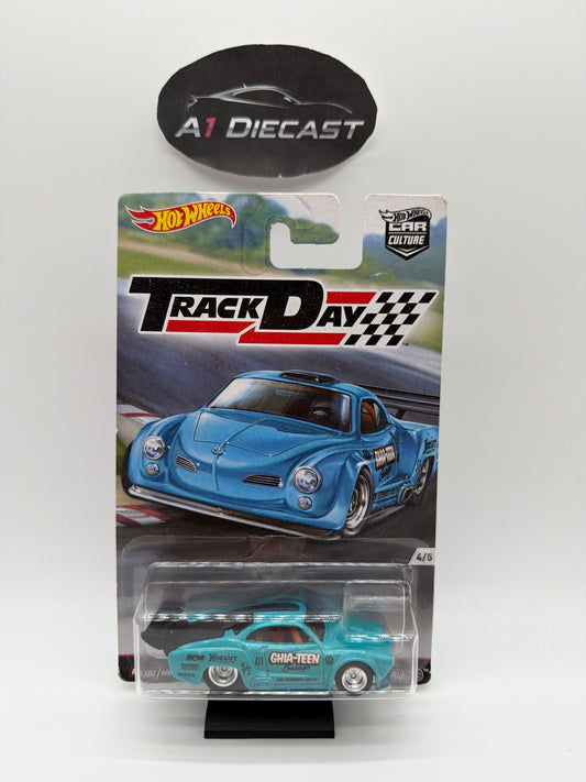 Hot Wheels Car Culture Track Day Volkswagen Karmann Ghia