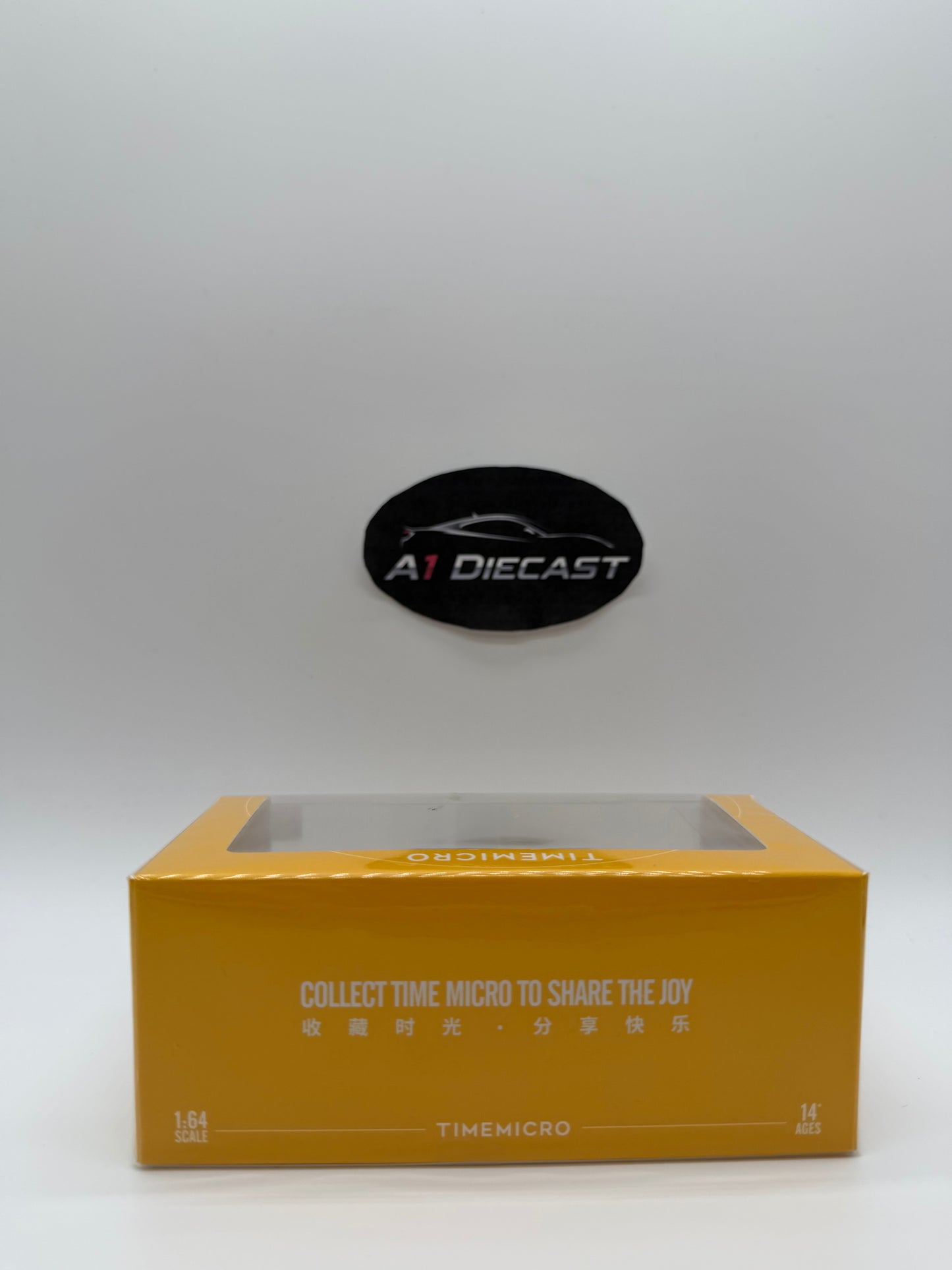 TimeMicro Volkswagen Beetle Mooneyes With Doll
