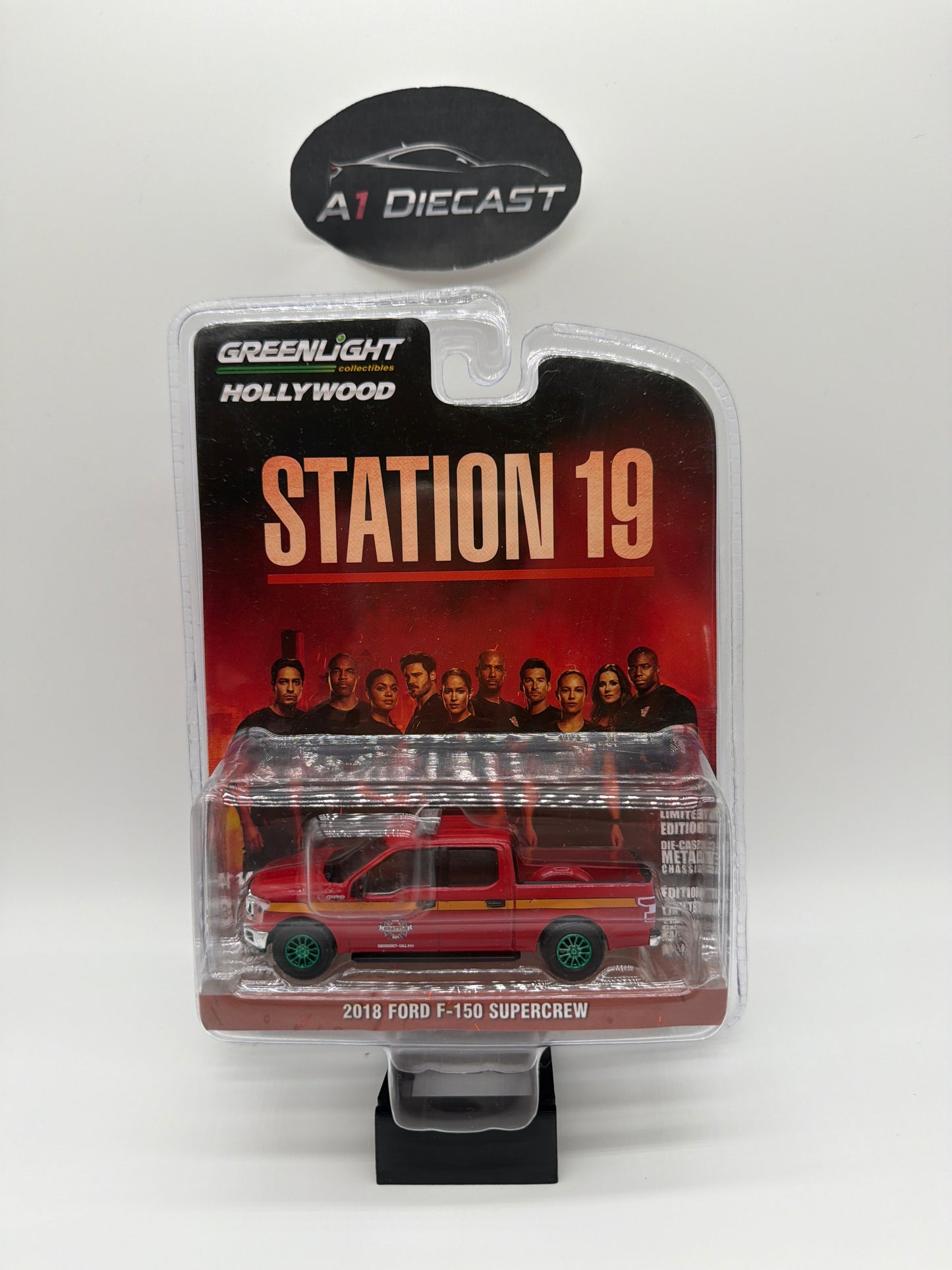 Greenlight Hollywood Station 19 2018 Ford F-150 Supercrew Chase