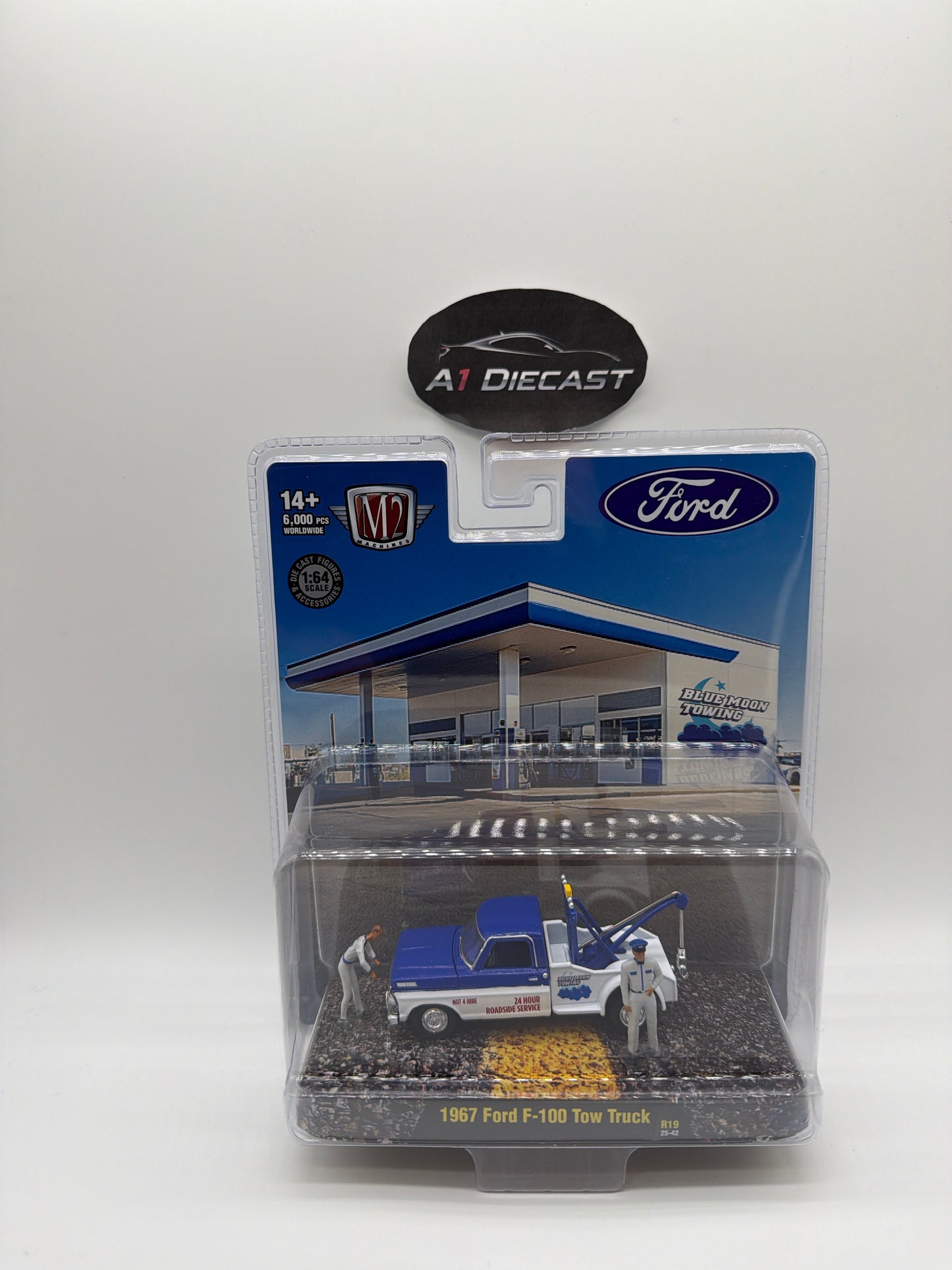 M2 Machines Diorama 1967 Ford F-100 Tow Truck