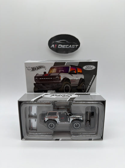 Hot Wheels Red Line Club ‘21 Ford Bronco Chase