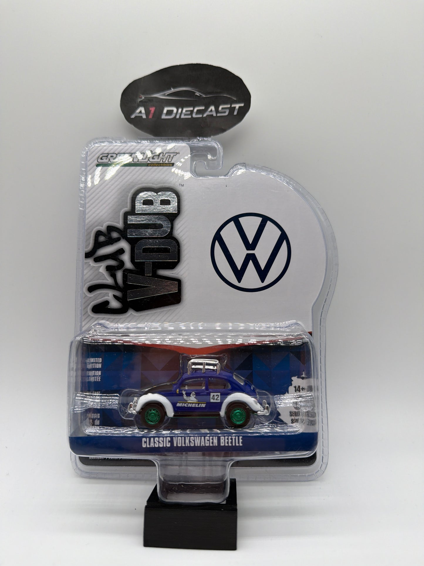 GreenLight V-Dub Club Classic Volkswagen Beetle Chase