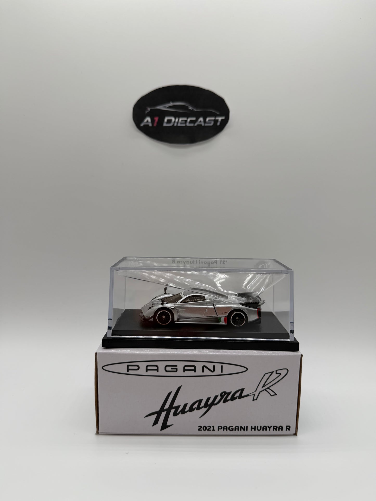 Red Line Club 2021 Pagani Huayra R