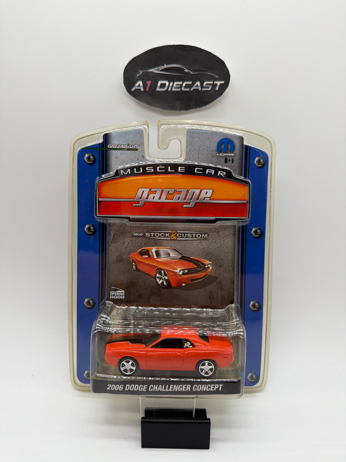 Greenlight Muscle Car Garage 2006 Dodge Challenger Concept
