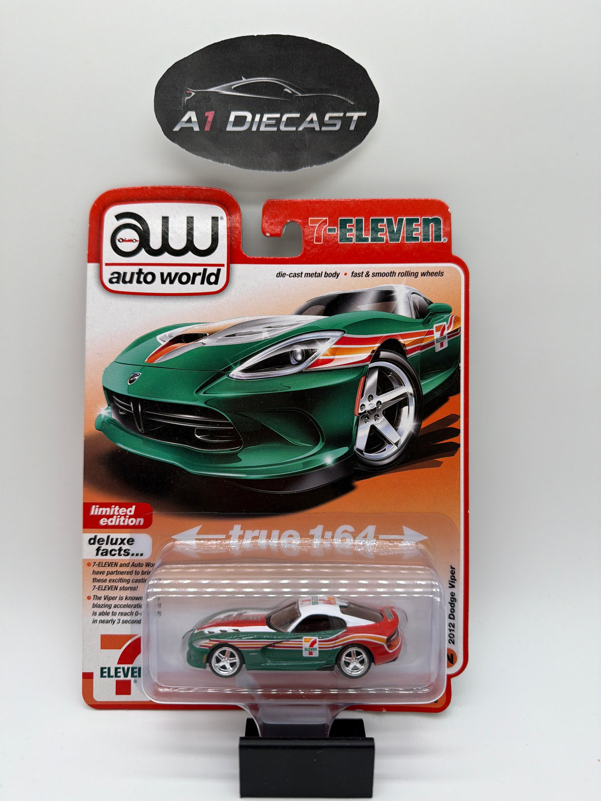 Auto World Deluxe Series 7-Eleven Exclusive 2012 Dodge Viper