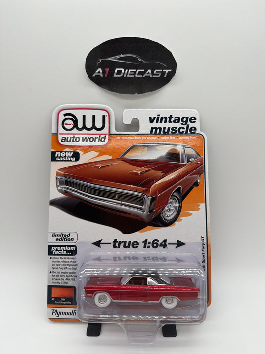 Auto World Premium 1970 Plymouth Sports Fury GT Chase