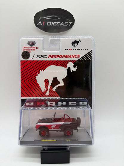 M2 Machines Bronco 1966 Ford Bronco Chase