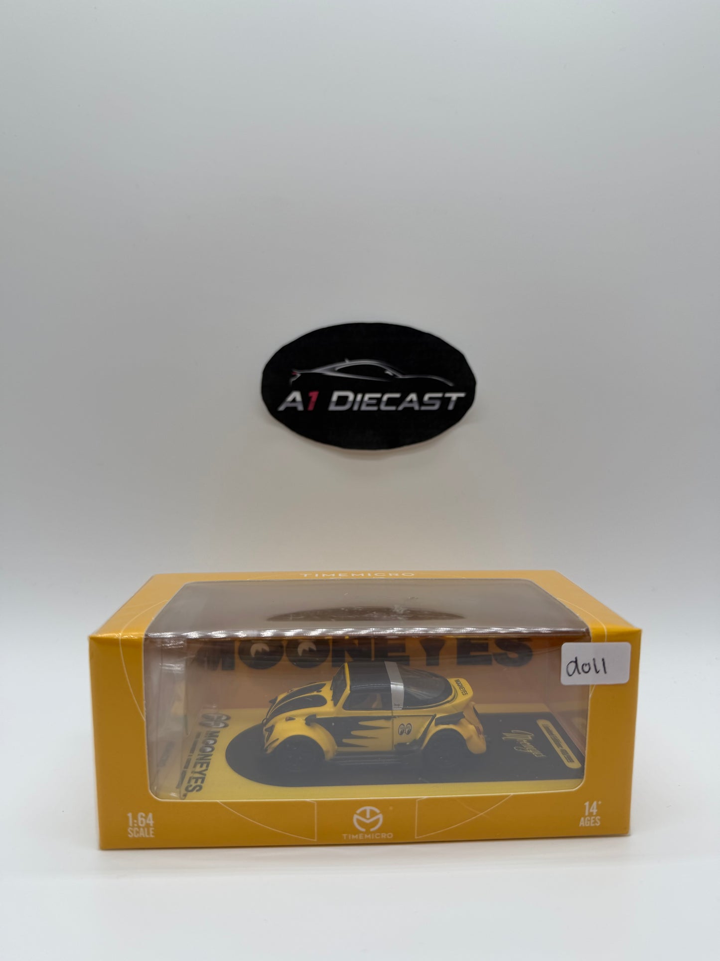 TimeMicro Volkswagen Beetle Mooneyes With Doll