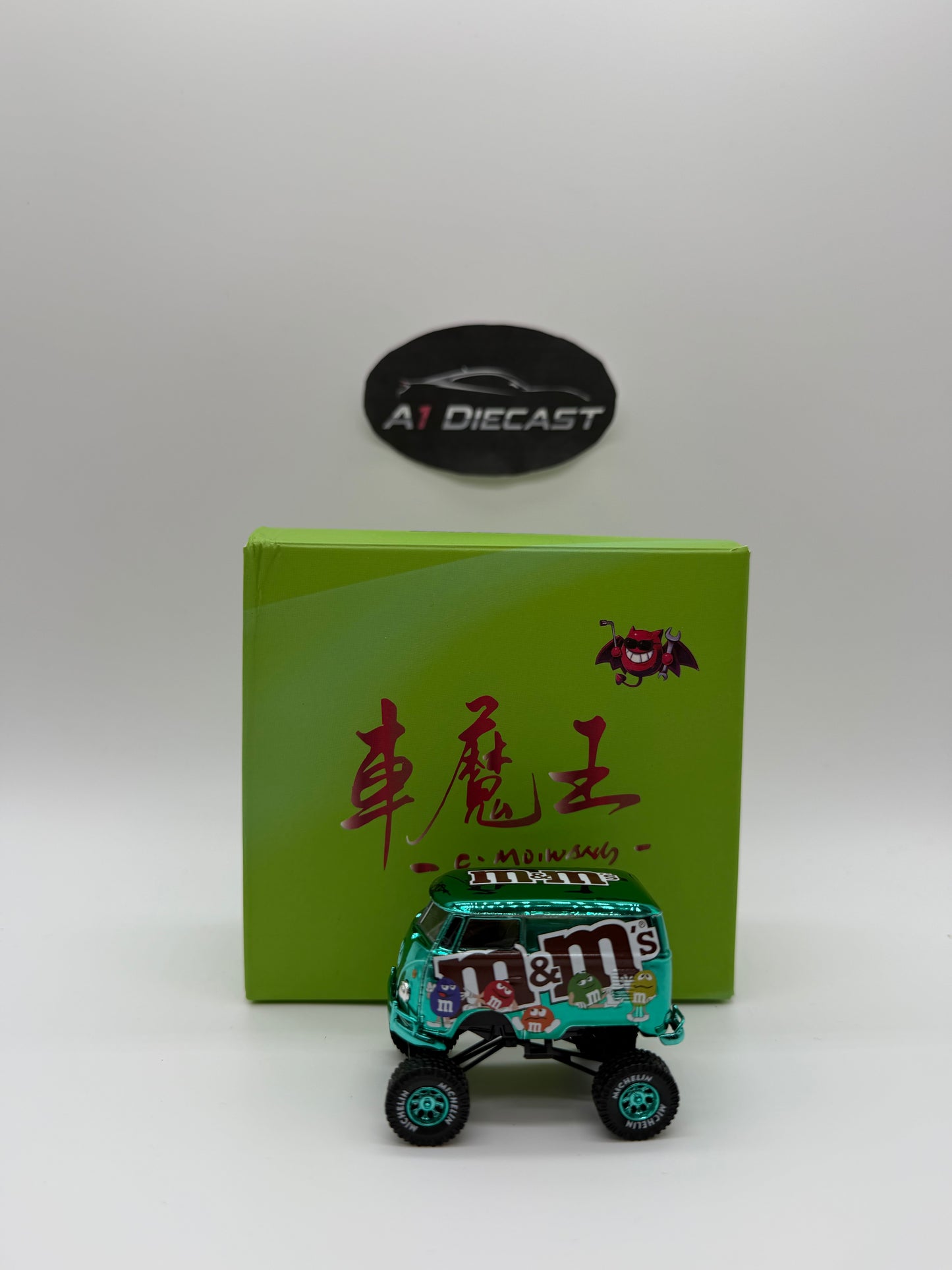 Demon King Auto Volkswagen T1 Bus M&M Big Wheels