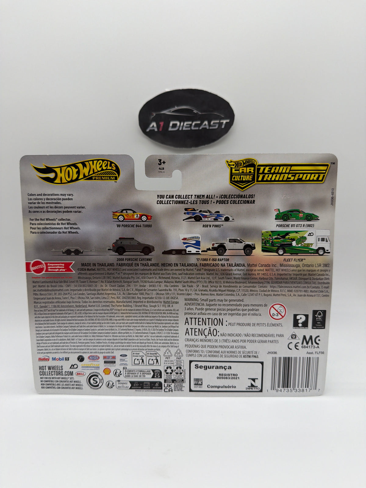 Hot Wheels Premium Car Culture Team Transport ‘89 Porsche 944 Turbo & 2008 Porsche Cayenne