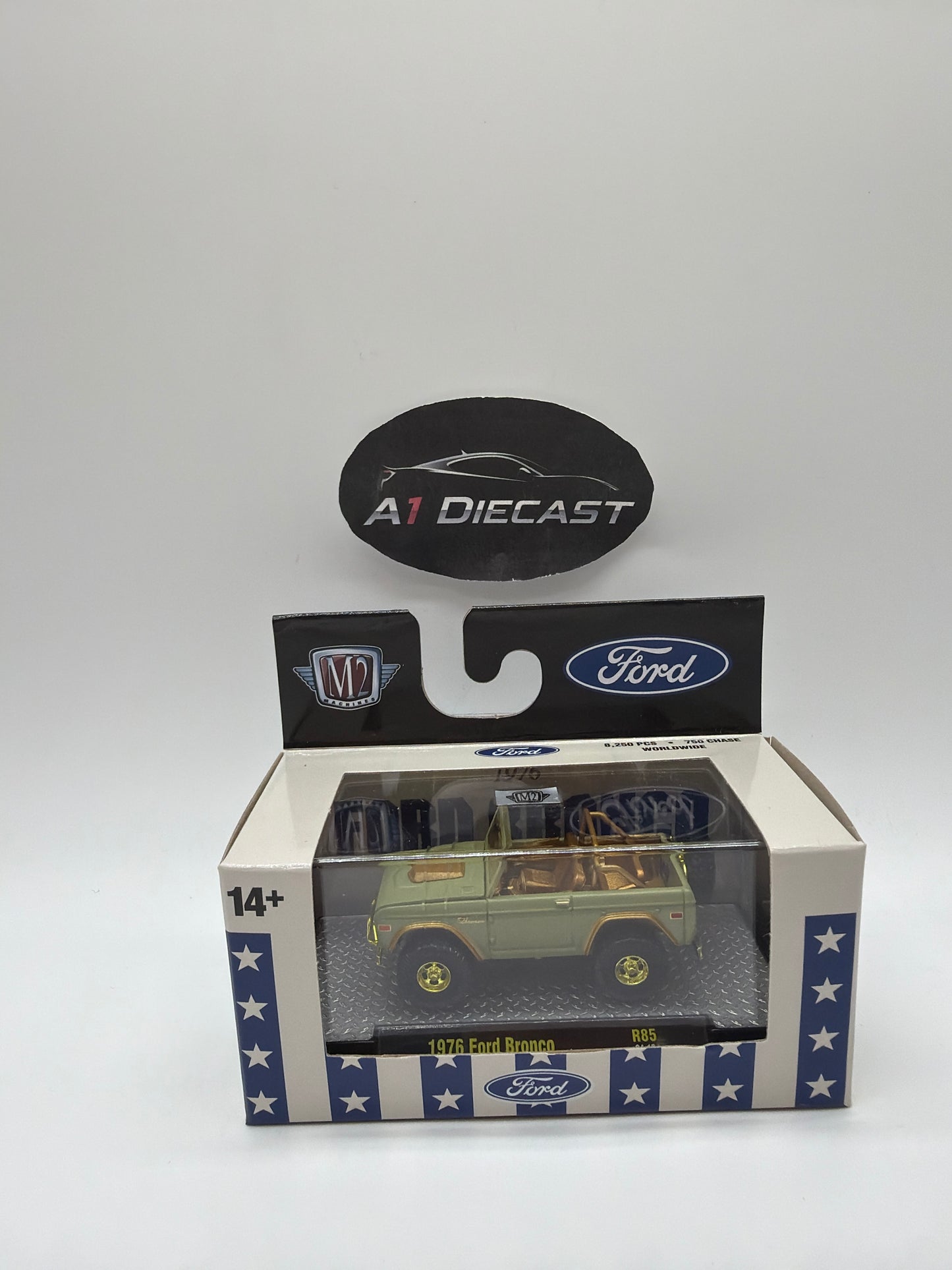 M2 Machines 1976 Ford Bronco Chase