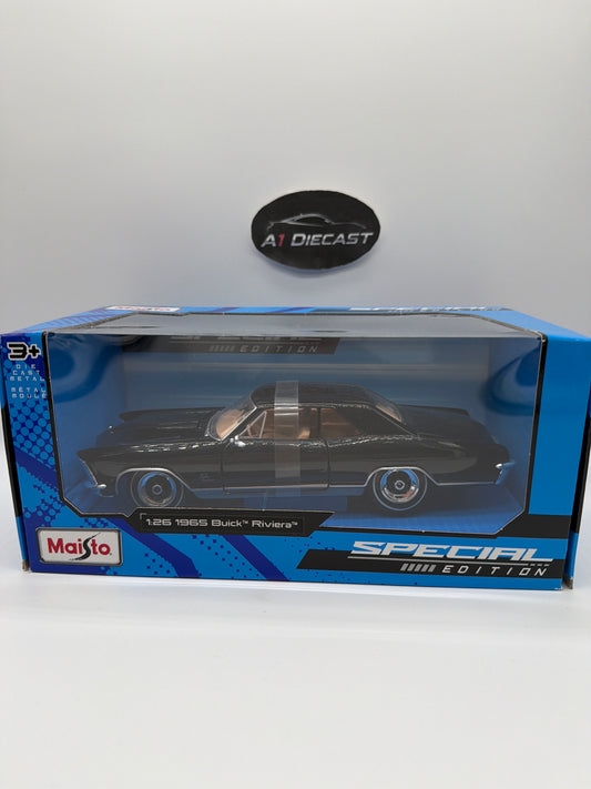 Maisto 1:24 1965 Buick Riviera