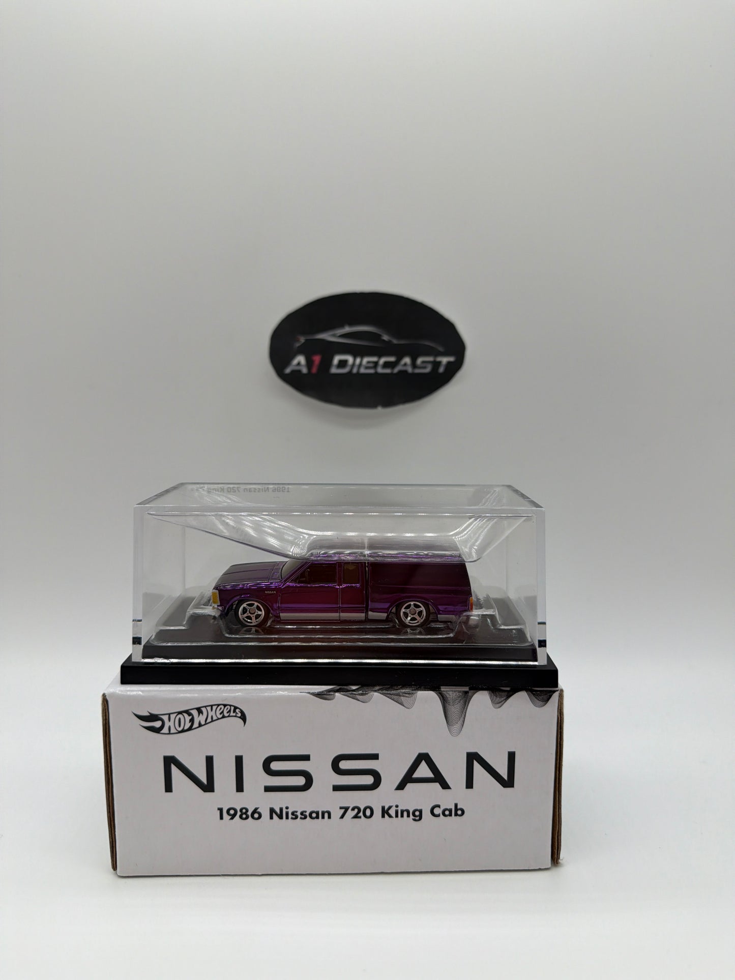 Red Line Club 1986 Nissan 720 King Cab