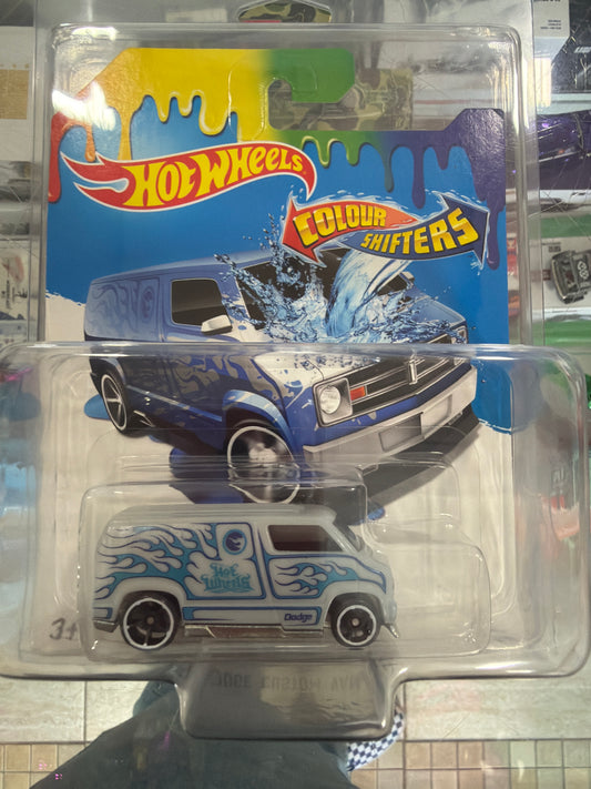 Hot Wheels ‘77 Dodge Custom Van Treasure Hunt Colour Shifters