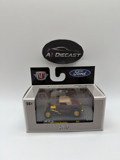 M2 Machines 1932 Ford Roadster Chase