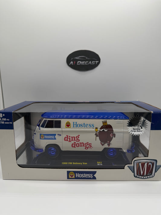 M2 Machines 1960 VW Delivery Van Chase