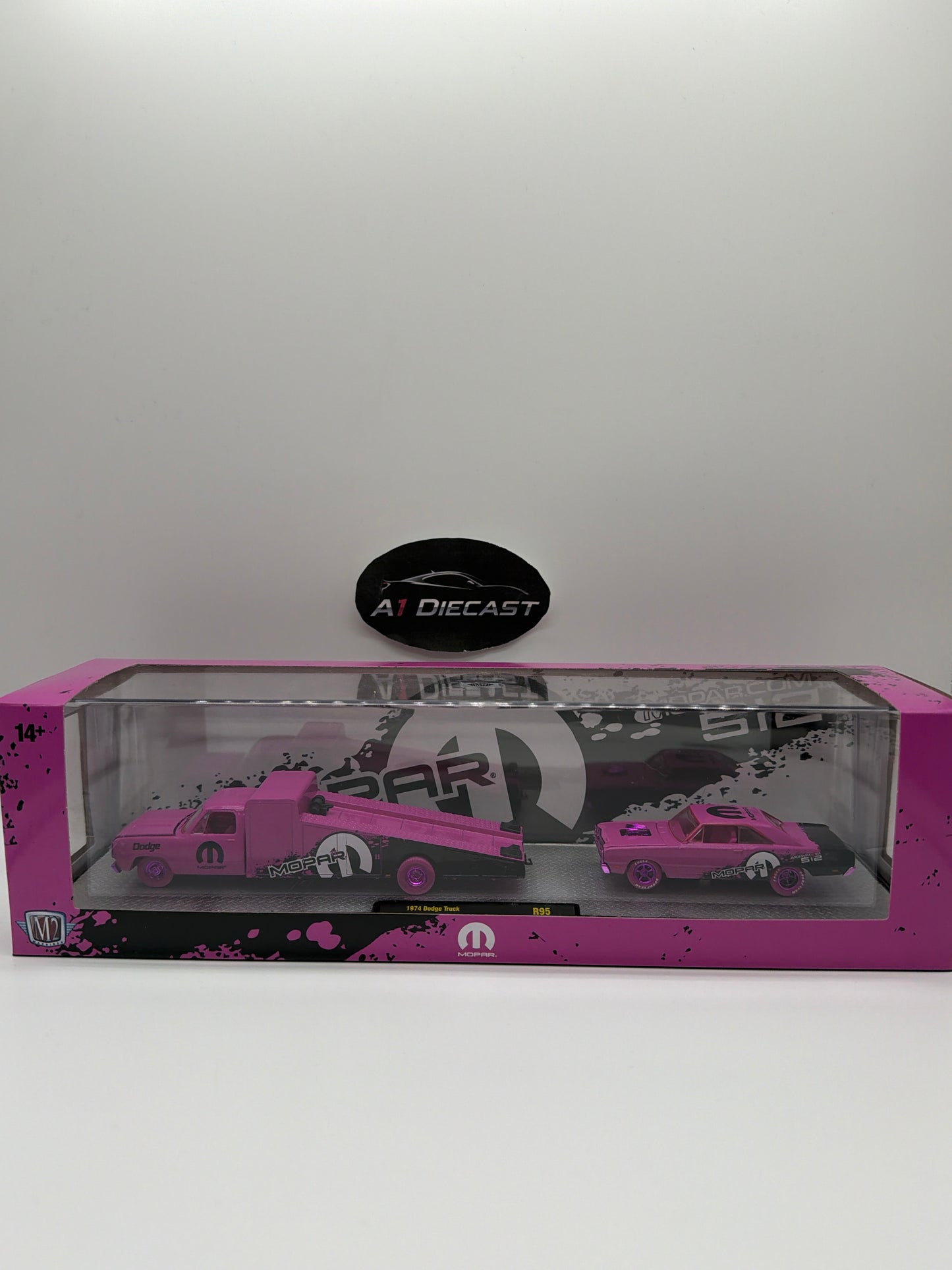 M2 Machines Transport 1974 Dodge Truck & 1969 Dodge Dart Swinger 340 Chase