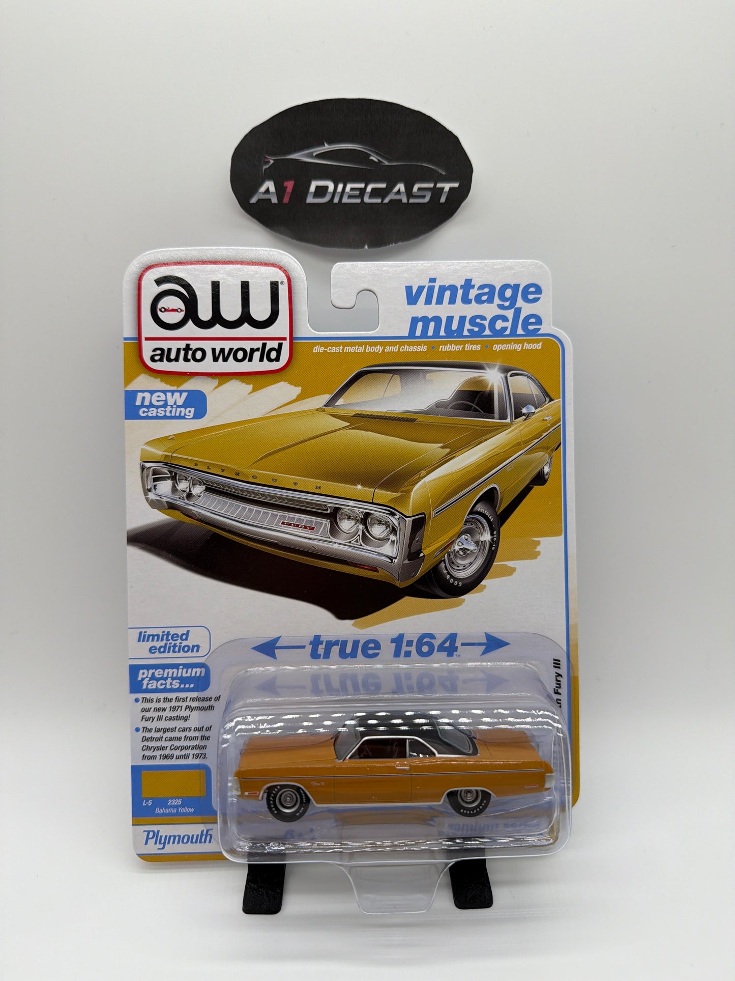 Auto World Premium 1971 Plymouth Fury III