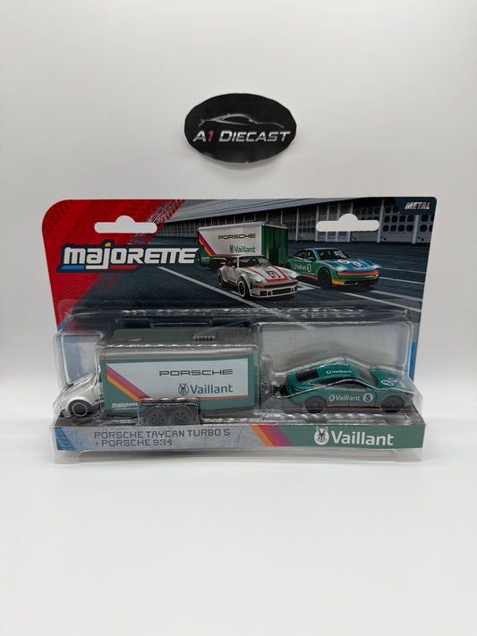 Majorette Racing Deluxe Trailer Porsche Taycan Turbo S + Porsche 934