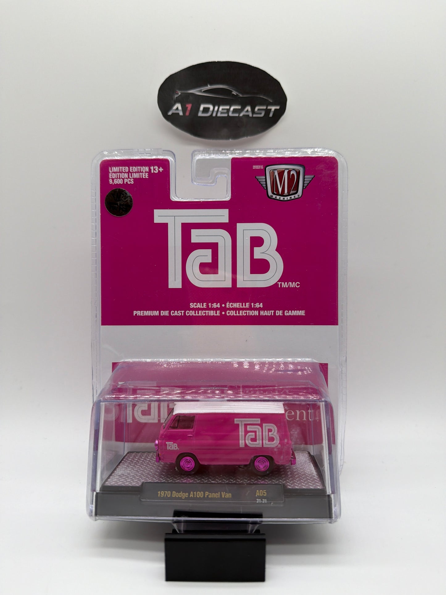 M2 Machines Tab 1970 Dodge A100 Panel Van Chase