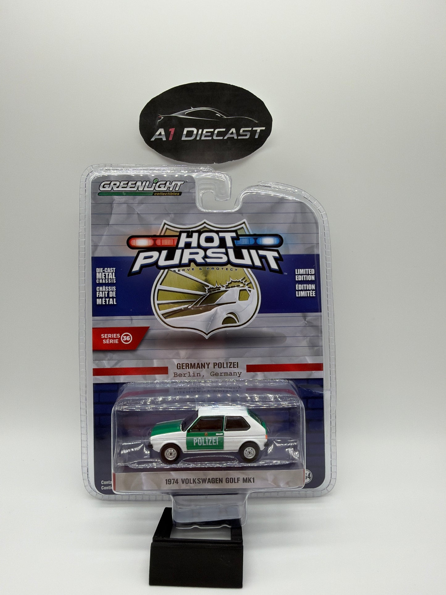 Greenlight Hot Pursuit 1974 Volkswagen Golf MK1