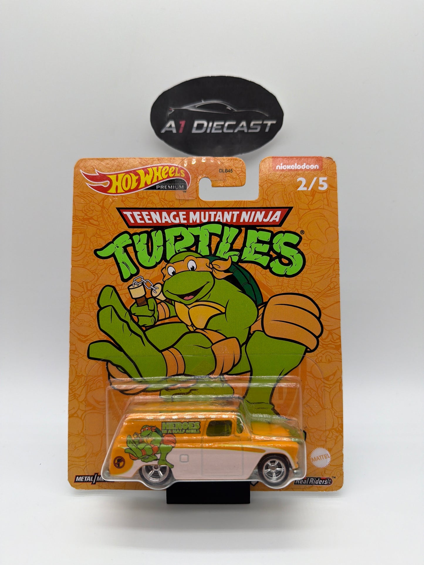 Hot Wheels Premium Teenage Mutant Ninja ‘55 Chevy Panel 2/5