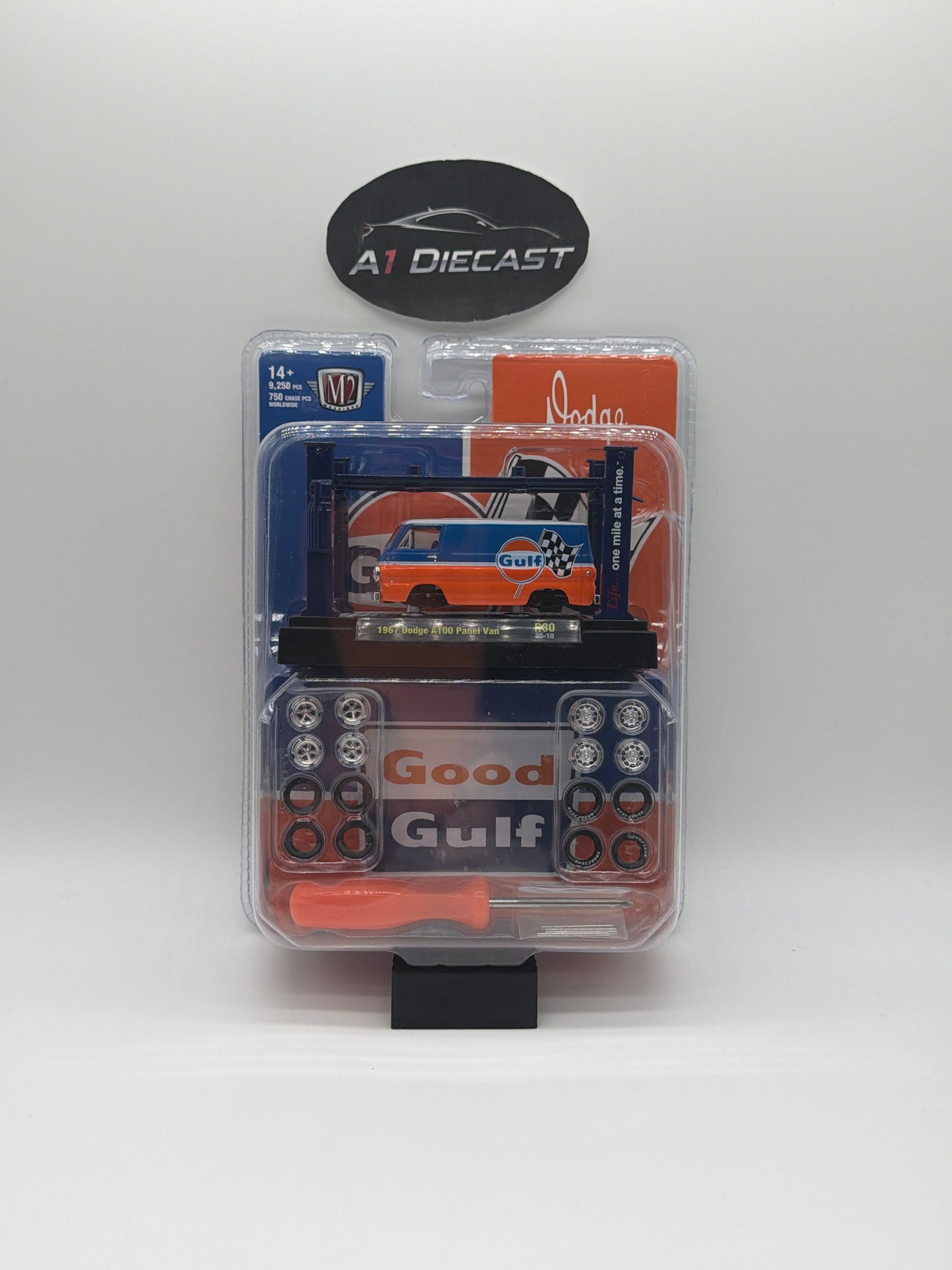 M2 Machines Model kit 1967 Dodge A100 Panel Van