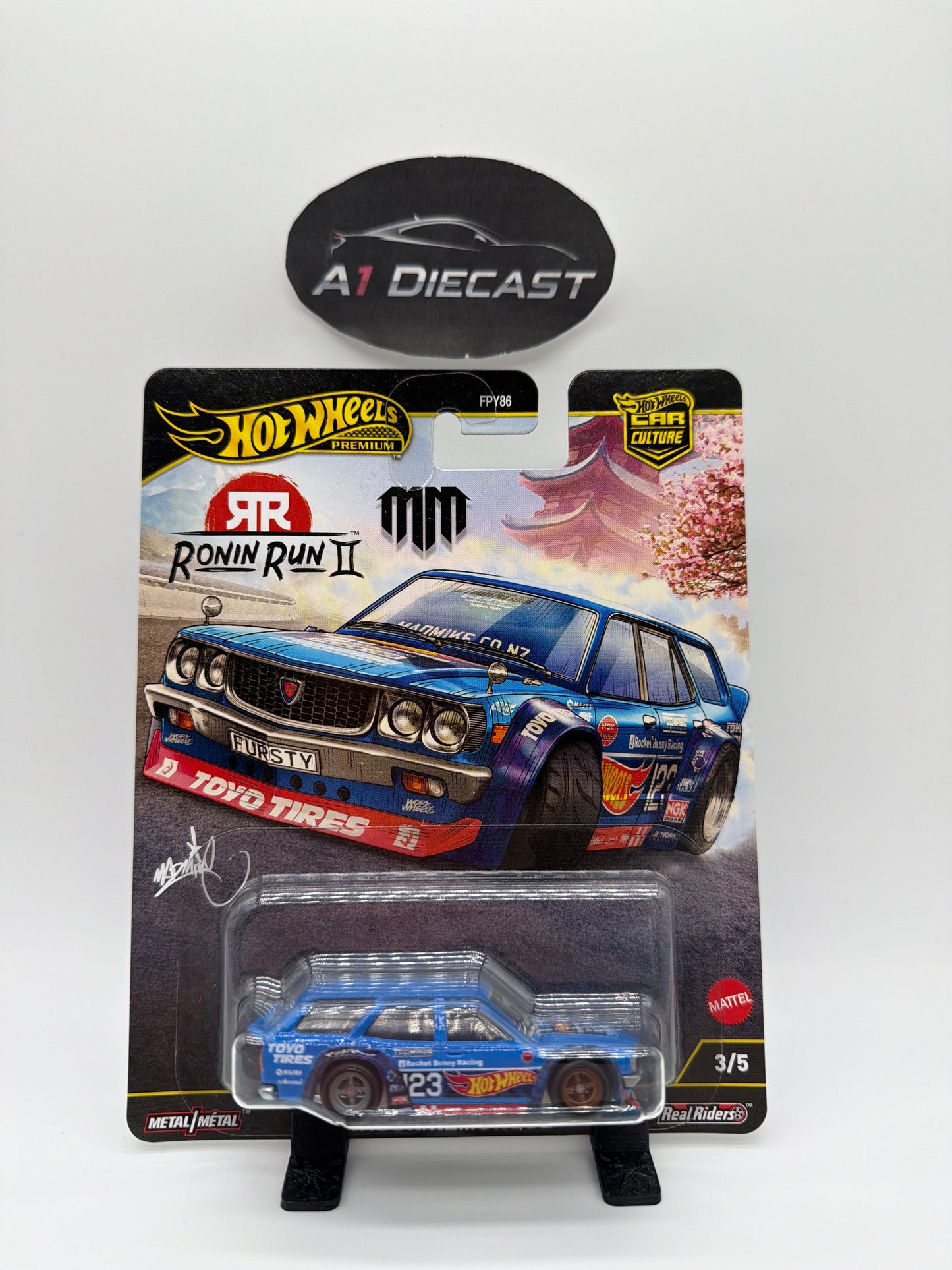 Hot Wheels Premium Car Culture Ronin Run II Mad Mike Mazda RX-3 Wagon/Remorque