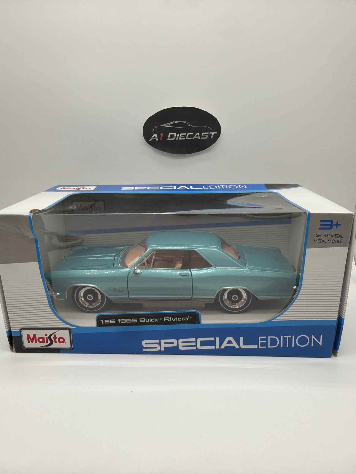 Maisto 1:26 Buick Riviera