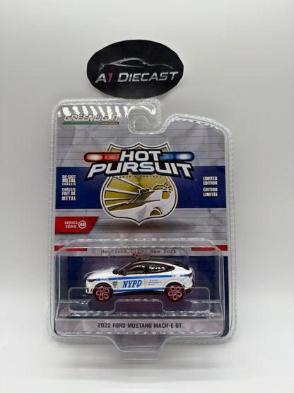Greenlight Hot Pursuit 2022 Ford Mustang Mach-E GT Chase