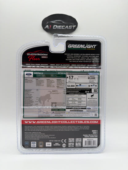 Greenlight Showroom Floor Series 5 2023 Ford Bronco Outer Banks