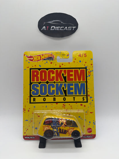 Hot Wheels Premium Rock’em Sock’em Robots Quick D-Livery